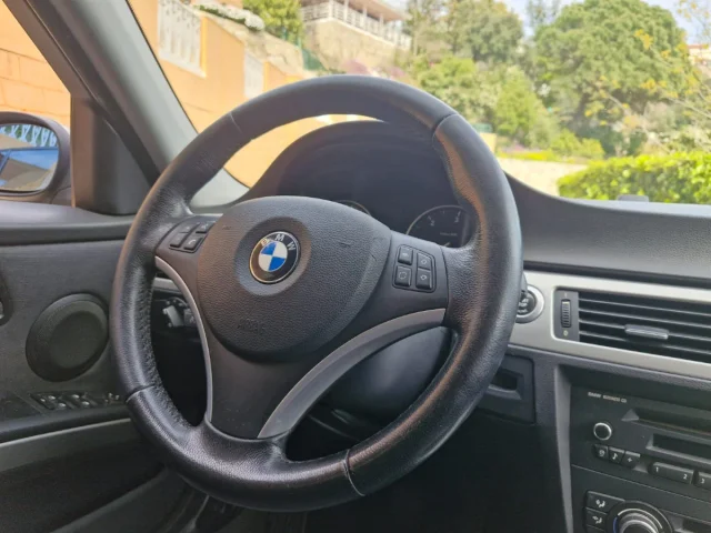 BMW 320d Touring Nacional - Imagen 11